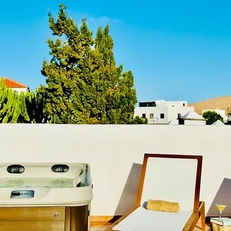 Canaryislandshost L White بيت للعطل *